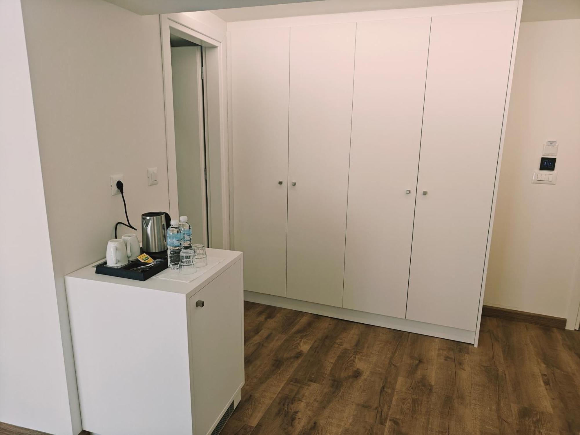 Ibiscus Hotel Rhodes City Екстер'єр фото
