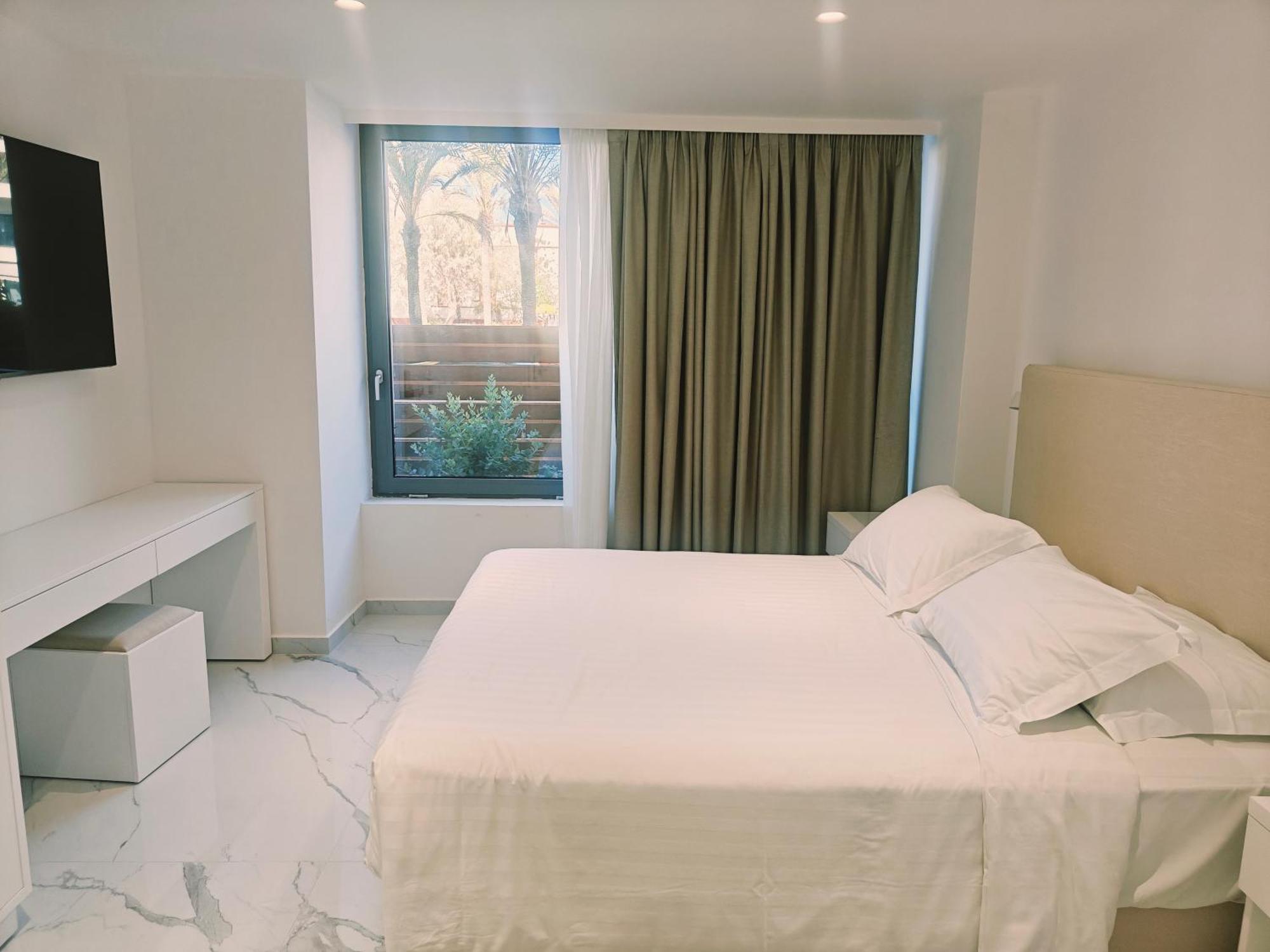 Ibiscus Hotel Rhodes City Екстер'єр фото